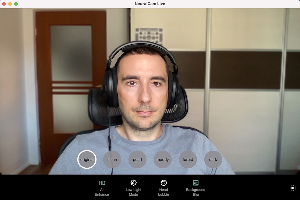 Dùng NeuralCam Live để biến điện thoại thành webcam